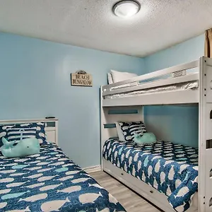 Pelican Resort-walkout Unit-on The Apartment